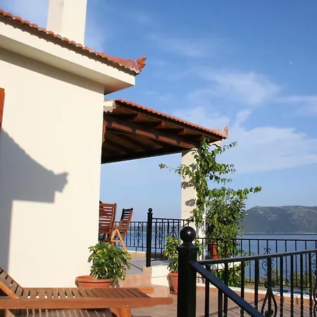 Villa Oceanis - Luxury Seaside Villa Mourtero Exterior photo