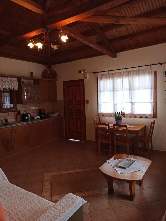 Villa Oceanis - Luxury Seaside Mourtero